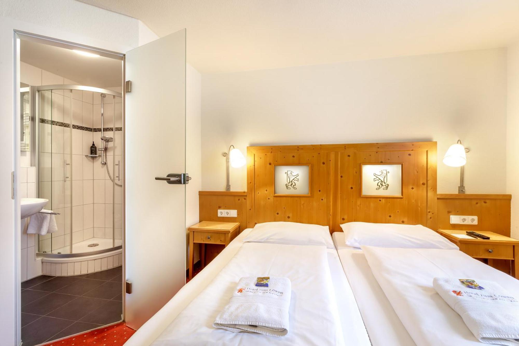 Hotel Zum Loewen Weißenhorn Esterno foto