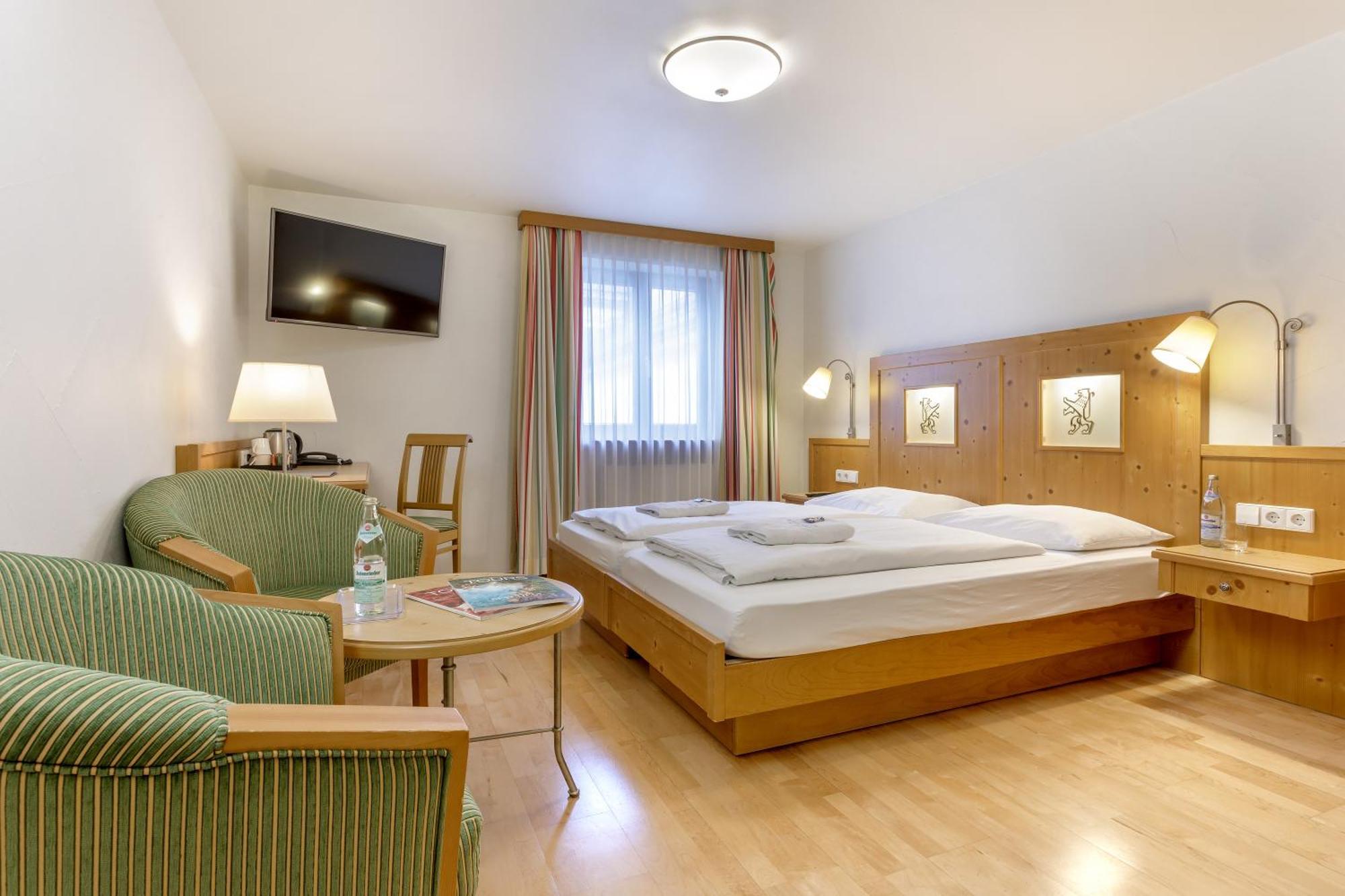 Hotel Zum Loewen Weißenhorn Esterno foto